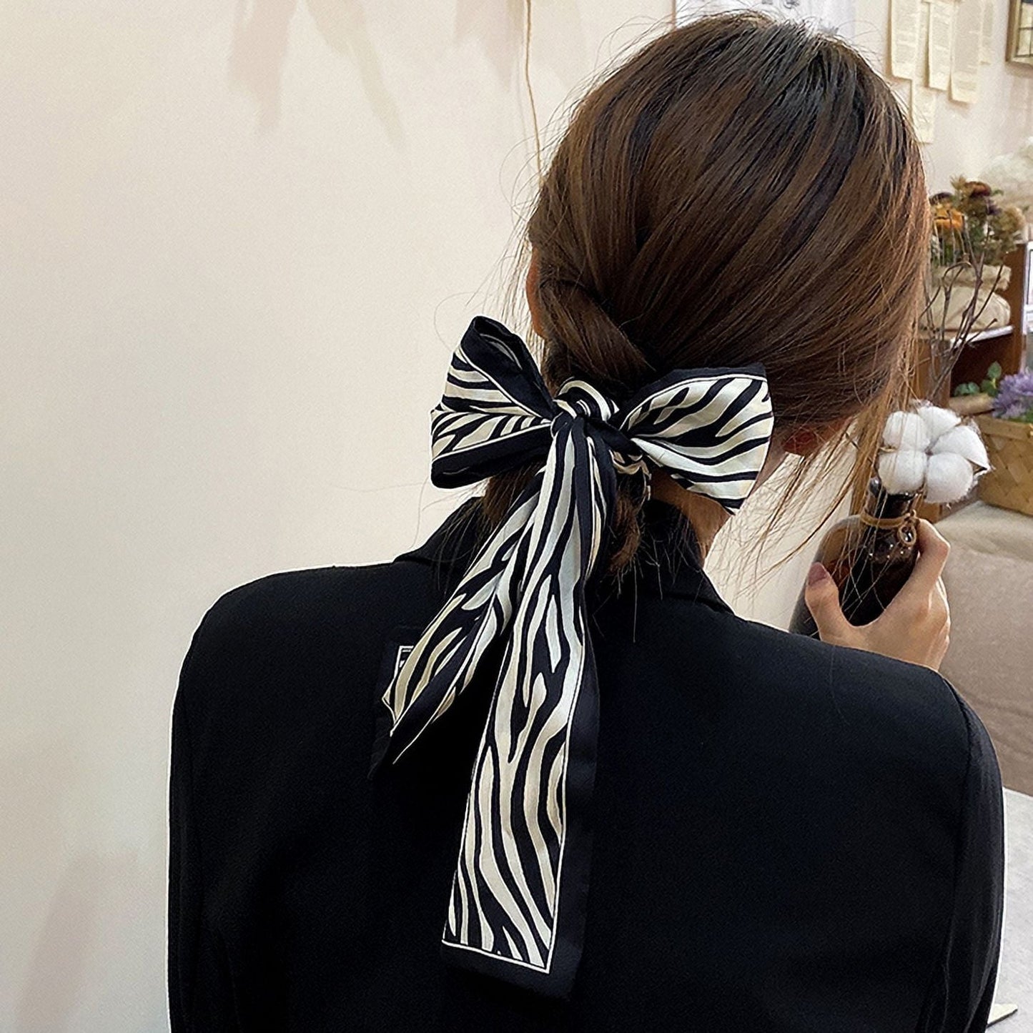 Retro small silk scarf Headbands for Women, Satin Silk Scarf Women Breathable Lightweight Hair Scrunchie, Hair Band 5pcs